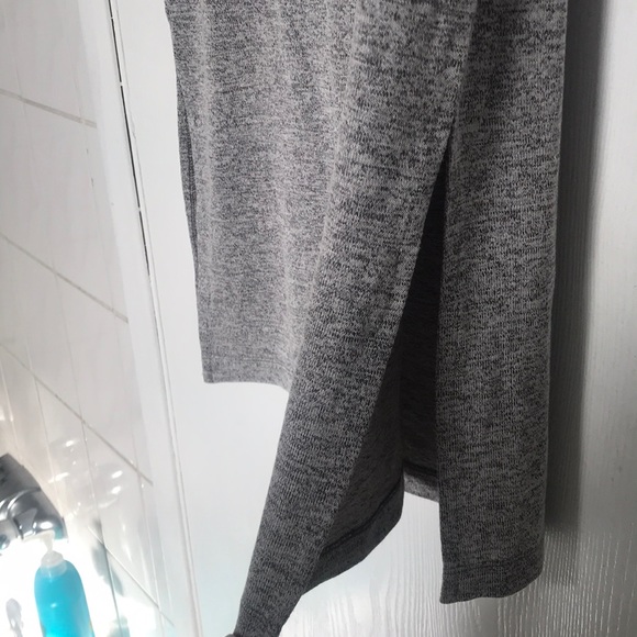 Grey tank top - Picture 4 of 4